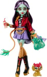 Monster High Poupée Jinafire Long, dragon avec animal Cloudy « Yun Yun » et 7 accessoires comme un carnet de croquis, une boisson au yaourt, un sac à dos et plus encore, HYV58