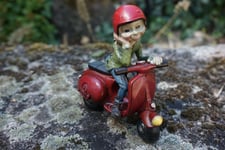 170219 B   FIGURINE  TROLL  SUR  VESPA SCOOTER  ROUGE    PIXIE ELFE PIXIES 