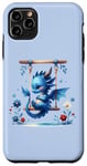 Coque pour iPhone 11 Pro Max Dragon ludique se balançant dans le jardin sur fond bleu.