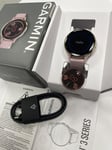 Garmin Venu 3S, AMOLED GPS-Smartwatch - Soft Gold & Dust Rose