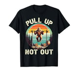 Funny Bigfoot Pull Up Not Out Vintage Retro Fitness Men Gym T-Shirt