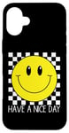 Coque pour iPhone 16 Plus Have a Nice Day, sourire rétro des années 70, visage souriant à carreaux