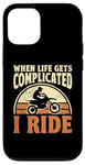 Coque pour iPhone 15 Pro Quand la vie se complique, je fais du motocross Dirt Bike Rider