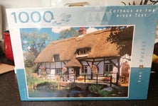 KING 1000 PIECE JIGSAW PUZZLE NEW & SEALED COTTAGE BY THE RIVER TEST 2932 XMAS