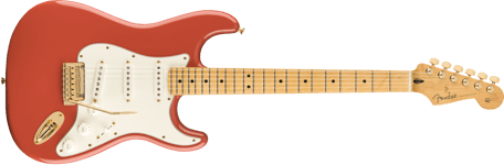 Fender Limited Edition Player Stratocaster, Maple Fingerboard, Fiesta Red with Gold Hardware