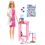 Barbie Coffret Barbie Scientifique avec poupée Blonde, Table de Laboratoire, Microscope, Ainsi Que bécher et boîte de Petri avec Fonction Changement de Couleur, JCR70