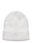 Astrid Beanie White Kari Traa