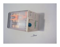 Schneider Electric - Relais enfichable universel 3 co 110V cc broche ronde zelio schneider RUMC3AB1FD