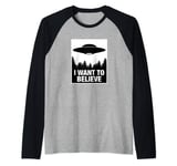 I WANT TO BELIEVE T-SHIRT for men and women Raglan Baseball Tee