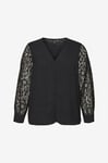 Vero Moda Curve - Blus vmcAlva Lace LS Top PA Wvn GA Cur - Svart