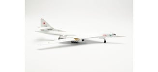 Herpa 572118 - 1/200 Russian Air Force Tupolev TU-160 “Blackjack” /“White Swan”