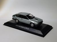 Alfa Roméo GTV 6 de 1983 Gris au 1/43 de Minichamps / Maxichamps 940120141