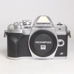 Olympus Used OM-D E-M10 IV Camera Silver Body