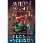 Skeleton in the Closet (häftad, eng)