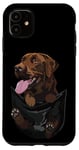 Coque pour iPhone 11 Labrador marron dans poche pour ramasser le chocolat