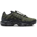 Baskets Nike  BASKETS  AIR MAX PLUS UTILITY VERT ET NOIR