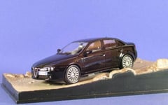 ALFA ROMEO 159 QUANTUM OF SOLACE JAMES BOND 007 1:43 UNIVERSAL HOBBIES