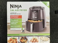 Ninja AF100UK 3.8L 1550W Air Fryer - Black - New - DAMAGED BOX