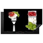 KitchenYeah© Protection Plaque Induction 91x52 cm Protege Deco Cuisine Cache Protège De Cuisson Accessoires Herbes - Tomate - Mozzarella - Caprese - 91x52 cm