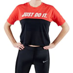 Nike Tailwind SS T-shirt med reflexer för löpning - Perfekt för träning och tävling - Handla nu på Loparshop.se!