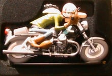 FIGURINE JOE BAR TEAM AL LASPI MOTO BIKE GUZZI 750 S 1/18 RESINE BD VENT D'OUEST