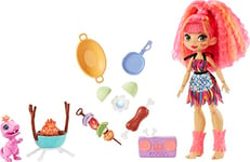 Cave Club Coffret Barbecue avec poupée préhistorique Emberly aux Cheveux Roses, Figurine bébé Dinosaure Flaire et Accessoires, Jouet pour Enfant, GNL96