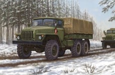 1:35 TRUMPETER KIT Russian Ural-4320 Truck TR01012