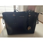 Cabas MICHAEL Michael Kors  Sac à main Mickael Kors Voyager Tote bleu marine