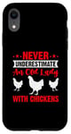 Coque pour iPhone XR Ne sous-estimez jamais une vieille dame avec des poulets