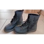 Boots Dr Martens Made In England  doc marteens