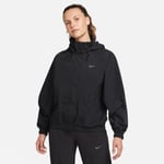 Nike Storm-FIT Swift Jakke Svart | Vanntett, Lett & Pustende | Fri frakt over 1599kr