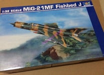 Trumpeter 02218 1/32 MIG-21MF Fishbed J