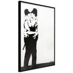 Plakat - Policemen Kissing - 40 x 60 cm - Sort ramme