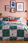 Mythos Checkerboard Printed Reversible Duvet Cover Set