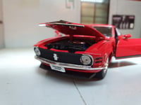 Ford Mustang 302 GT 1970 Boss Red 1:24 Scale  Model Welly Diecast Detailed Car