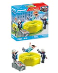 Playmobil 71465 Pompiers avec Coussin de Sauvetage - Action Heroes - avec Trois Personnages, Un Coussin de Sauvetage Qui Peut être gonflé et dégonflé et des Accessoires - Ville & Métiers - Dès 4 Ans