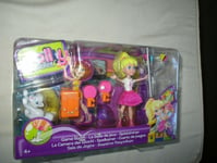 POUPEE POLLY POCKET  LA SALLE DE JEUX ET  SES ACCESSOIRES