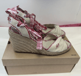 NEW IN BOX! Levi's UK8 cream/red Marylin textile wedge espadrille sandals