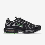 Baskets enfant Nike  Baskets  Air Max Plus TN GS Black-Mtlc Silver-Green Stri