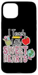 Coque pour iPhone 15 Plus Crayon Apple I Teach Little Sweethearts Classroom