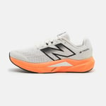 New Balance FuelCell Propel v5 45½ - Herreløpesko i Hvit med Optimal Støtdemping