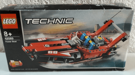 LEGO TECHNIC 42089 Le Bateau de Course  Power Boat - Boîte scellée mais abîmée