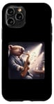 Coque pour iPhone 11 Pro Wombat joue du saxophone dans un club de jazz confortable et faiblement éclairé. Notes