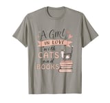 A girl in love with cats and books T-Shirt