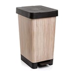 TATAY Kitchen Waste Bin with pedal-operated opening, capacity 25 litres. Ergonomic design, narrow and high, perfect for optimizing space. Made of polypropylene. Measures 26 x 36 x 47 cm