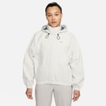 Nike Storm-Fit Swift Jakke Hvit | Refleksjakke for Løping | Fri Frakt over 1599kr