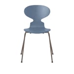 Fritz Hansen - 3101 Myran 4 ben, Färgad Ask, Dusk Blue, Underrede Brown Bronze - Matstolar - Arne Jacobsen - Blå - Metall/Trä