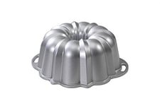 Nordic Ware Platinum Anniversary 12-Cup Bundt Pan, Original Cast Aluminium Bundt Tin, Bundt Cake Tin with Fluted Pattern, Cake Mould Made in the USA, Colour: Silver